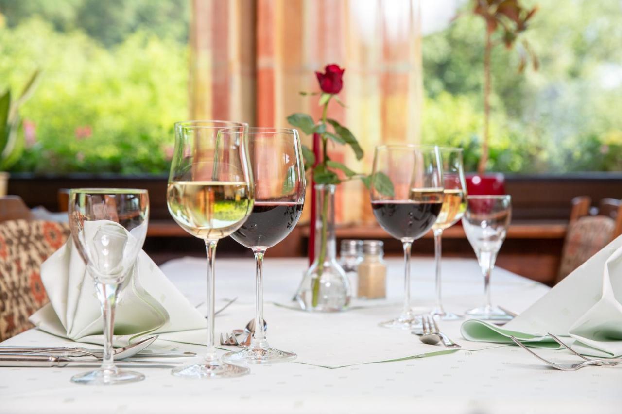 Hotel Restaurant Haus Waldesruh Eppenbrunn Esterno foto
