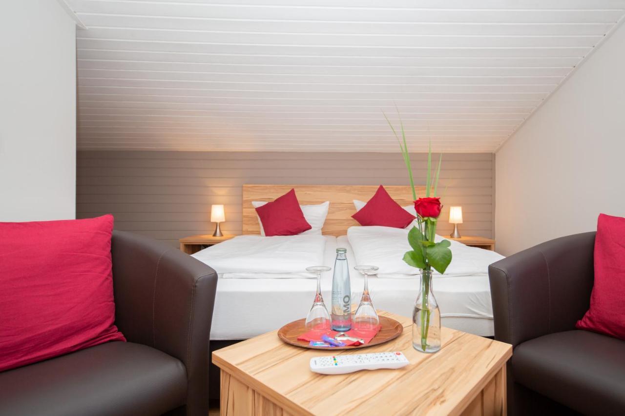 Hotel Restaurant Haus Waldesruh Eppenbrunn Esterno foto